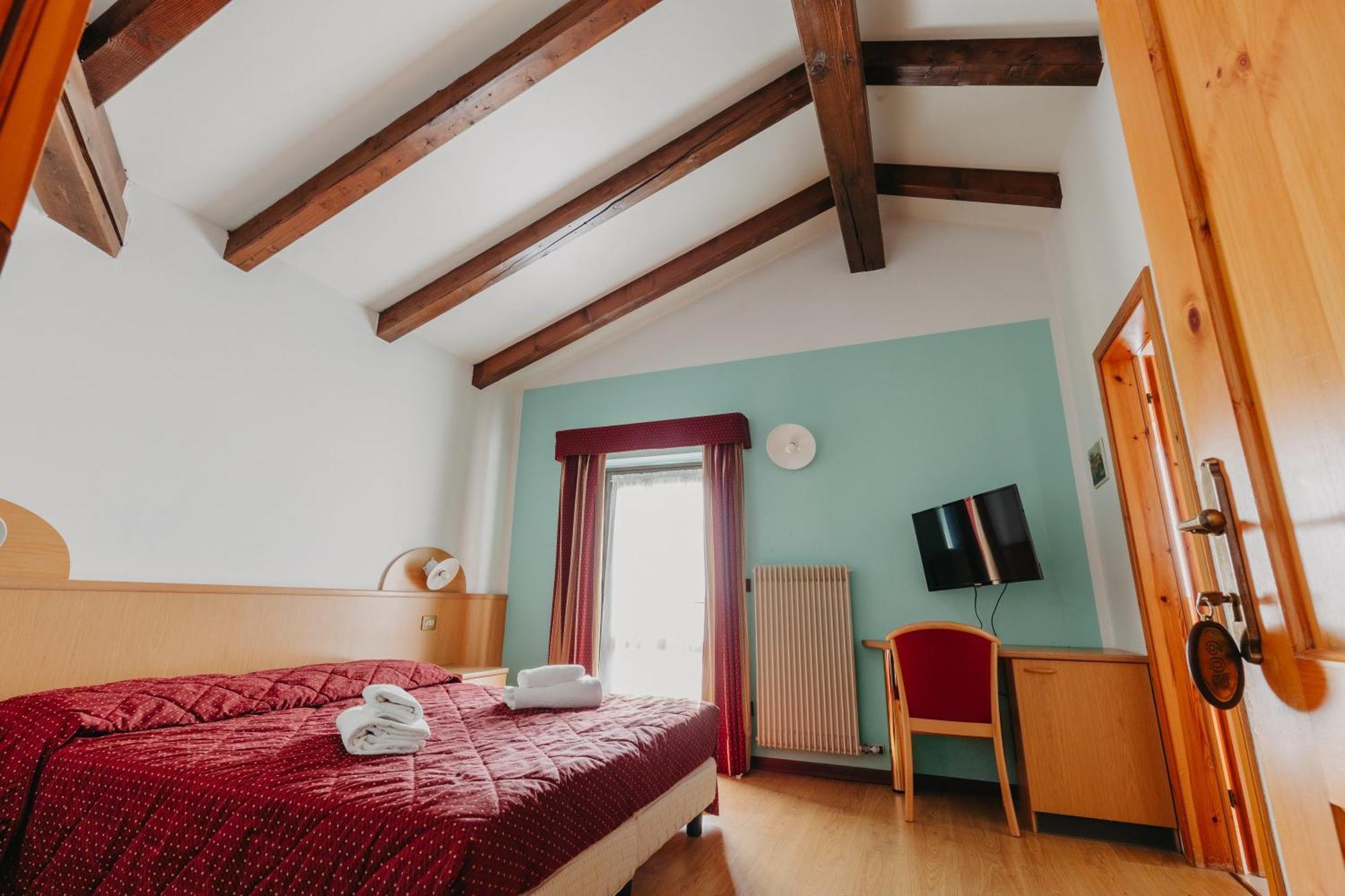 Hotel Spera Strigno Kültér fotó